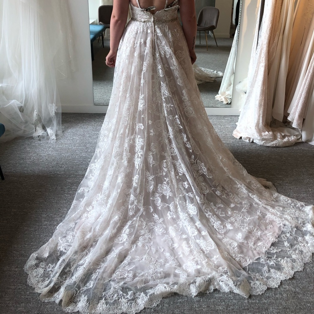 Martin Thornburg wedding dress size 14